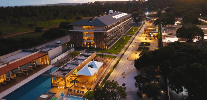 A experiência de se hospedar em um resort 5 estrelas à beira-mar